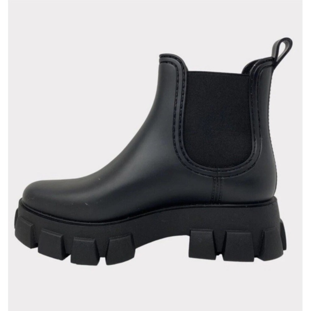 Jeffrey Campbell Matte Black Pleu Lug Sole Boots Size 9